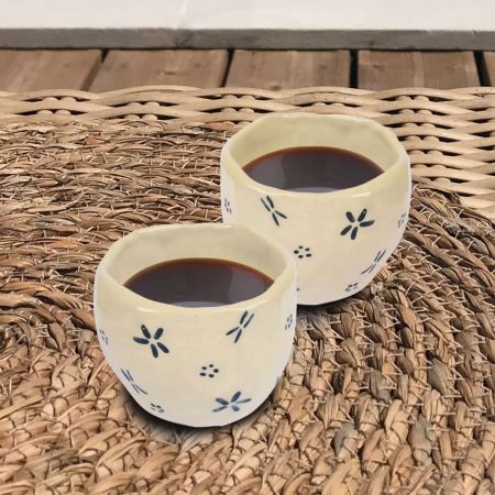 Tasses à café expresso artisanales en grès " Fleurs bleues " - Lot de 2
