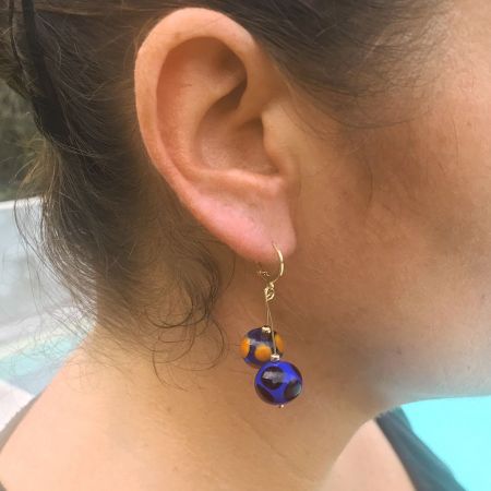 Boucles d'oreilles 2 perles en verre filé - Bleu, Noir et Orange
