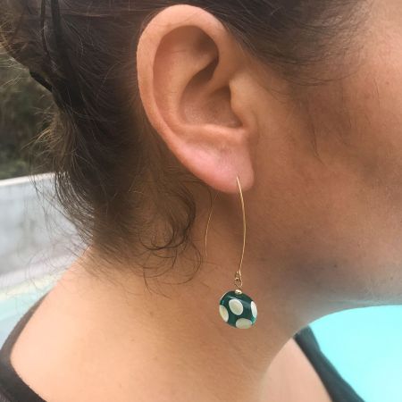 Boucles d'oreilles perles rondes aplaties en verre filé - Vert et Blanc