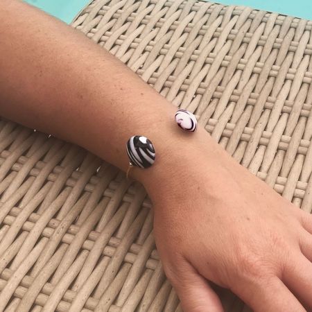 Bracelet jonc perles de verre ovales - Noir et Blanc