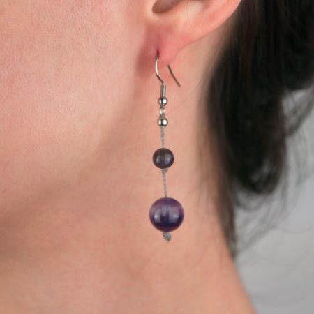 Boucles d'oreilles - 2 Améthystes violettes sur soie tressée grise