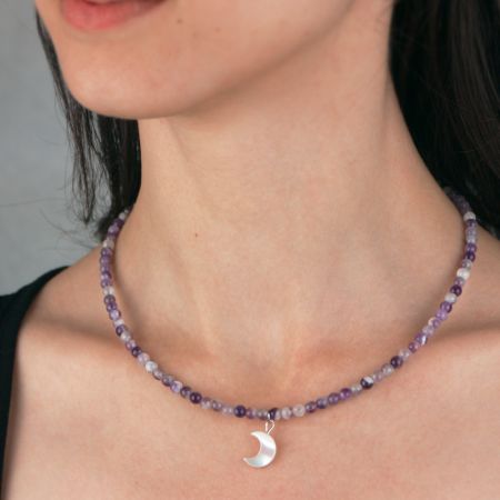 Collier de perles en améthyste avec lune en nacre - Violet