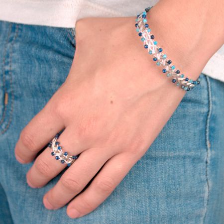 Bracelet tressé orné de lapis-lazulis et apatites facettées bleues - Monture au choix