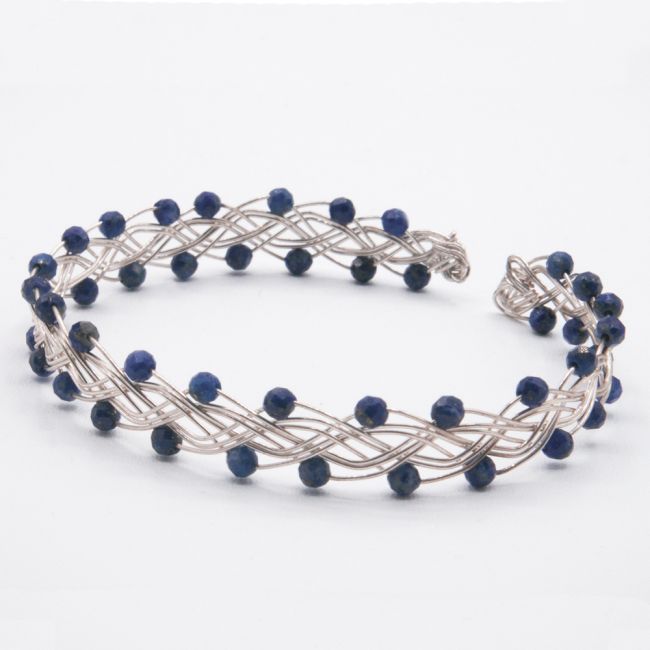 Bracelet tressé orné de lapis-lazulis facettés bleus - Monture au choix