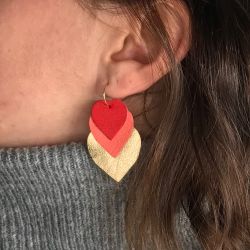 Boucles d'oreilles trois coeurs cuir et or "Maxi Love" - Rouge et Corail