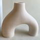 Vase arche artisanal en jesmonite - Coloris au choix