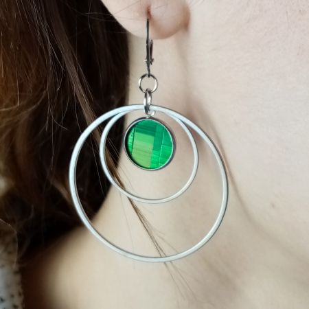 Boucles d'oreilles "anneaux" en marqueterie de paille argentées - Vert